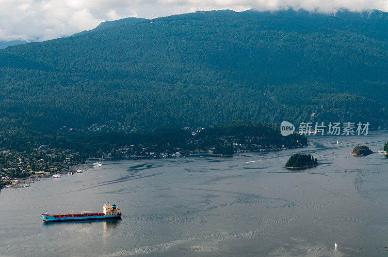 穿过Burrard湾到Port Moody，不列颠哥伦比亚省